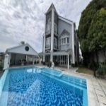 Villa on Grand Avenue